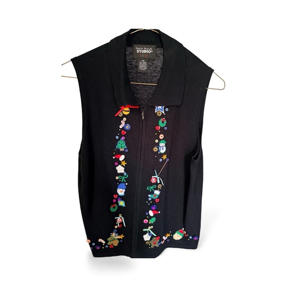 Studio Sweaters - Designers Originals Studio Joy Christmas-themed Sweater Vest Sz. PM EUC